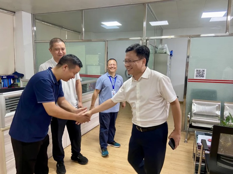 @全体老师 节日快乐！我院举行第41个教师节座谈会